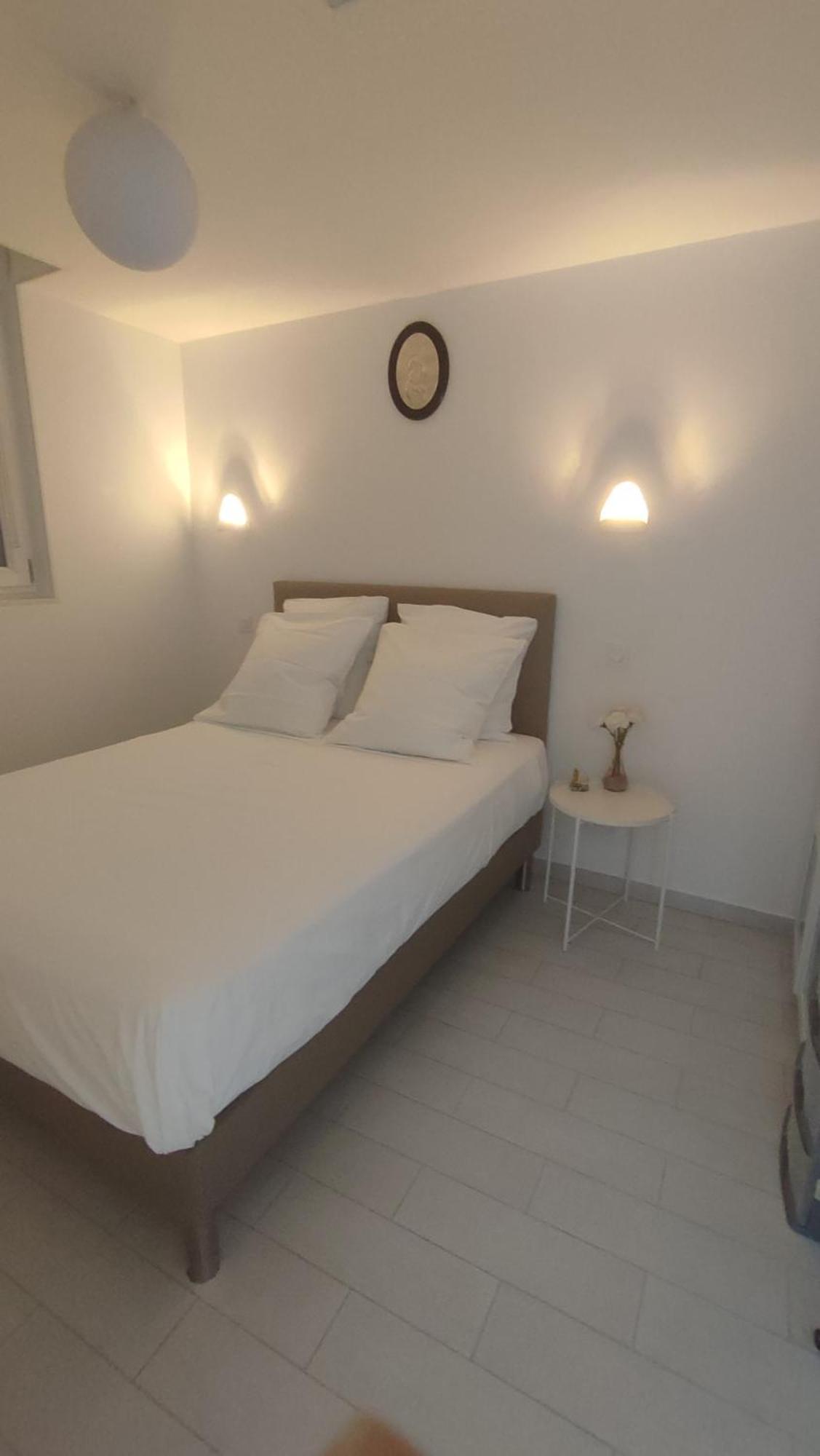 Appartement T2 Vue sur la Basilique de Notre Dame de la Garde à Marseille Extérieur photo
